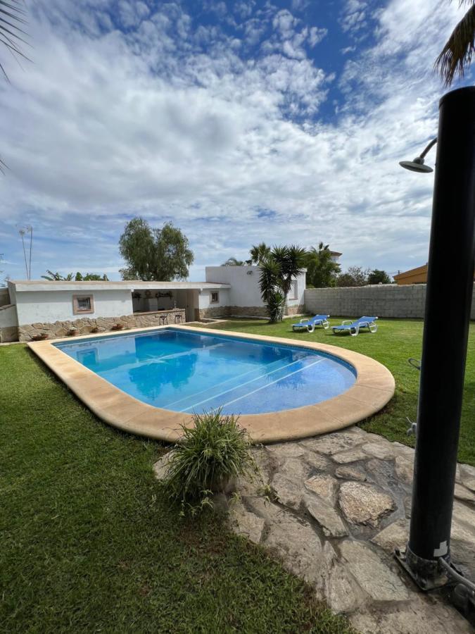 Chalet En La Barrosa, Piscina+Bbq+Grifo De Cerveza Chiclana de la Frontera Exterior foto